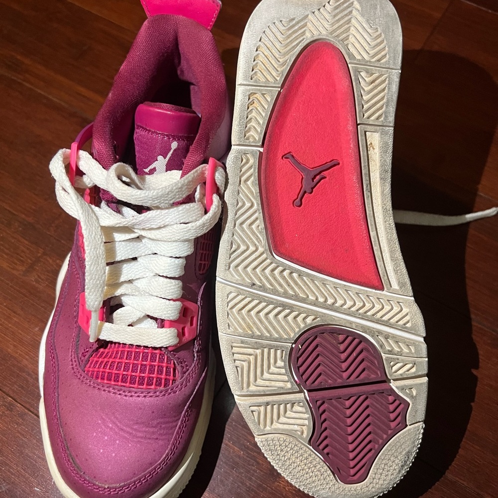 Jordan Sneakers,worn a couple of times ,in great condition non smoking home